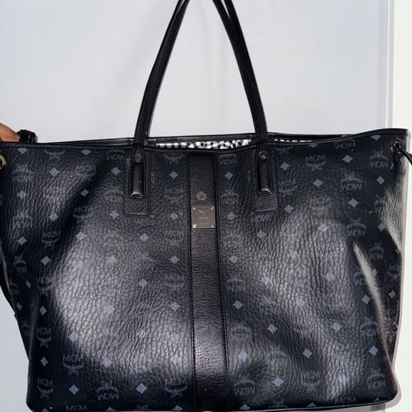 MCM Liz Large Reversible Shopper Tote Bag - Picture 3 of 4